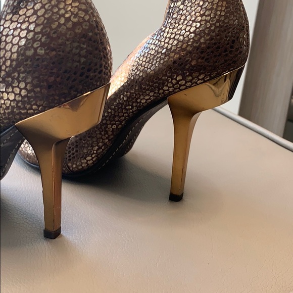 BCBG snakeskin print gold and brown heels 4” - Picture 5 of 8
